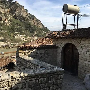 https://romeos-guest-house.albaniahotels.org